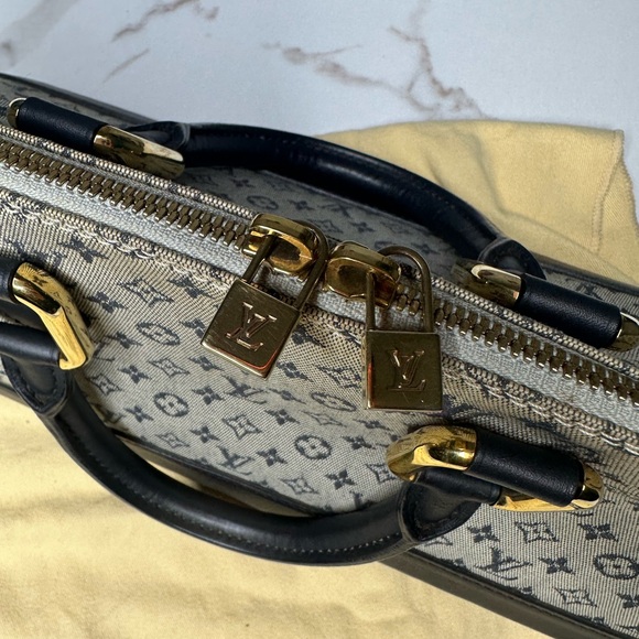 Louis Vuitton Monogram Mini Lin Alma Long Handbag - Picture 4 of 15